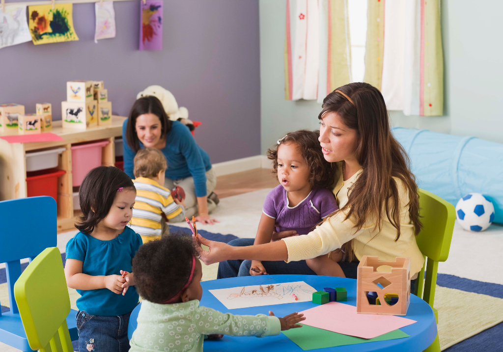 Toddlers in speech therapy class.